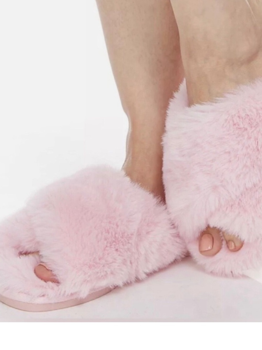 FLORA NIKROOZ Pink Plush Slippers NWT sz 7-8
